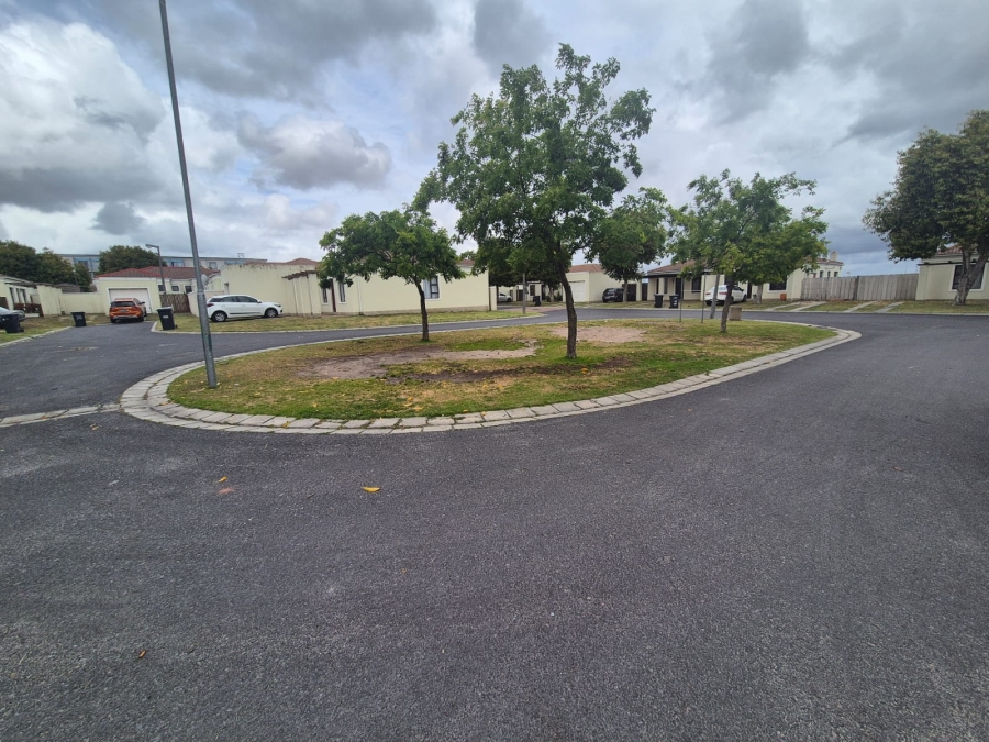 To Let 3 Bedroom Property for Rent in Stellendale Western Cape